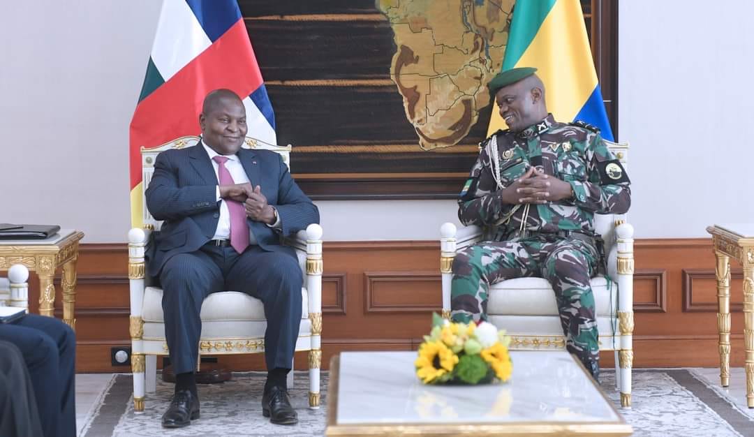 Coopération : échange entre le président centrafricain et le président de transition du Gabon