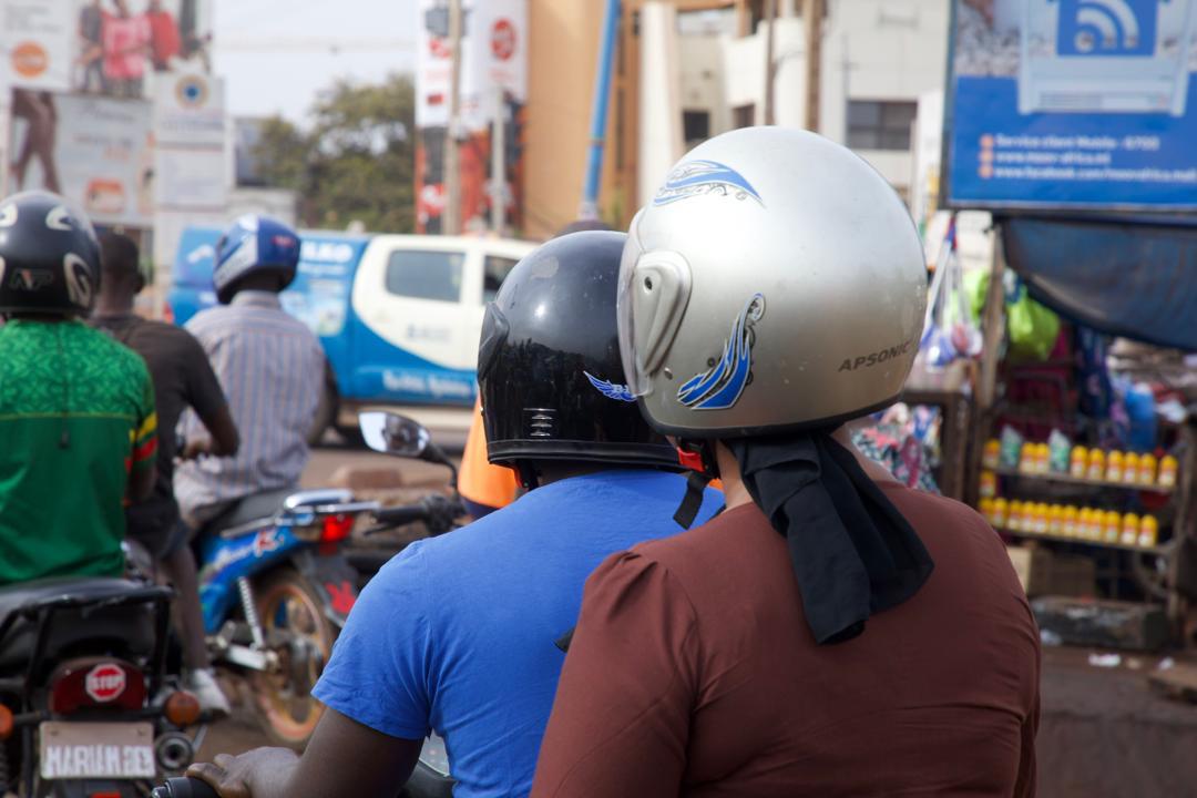 Comment protéger votre ouïe à moto?