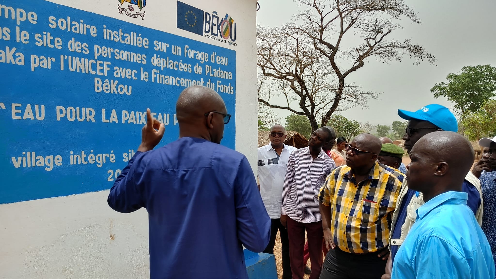 RCA : Bertrand Arthur Piri visite les points d’eau des déplacés peuls de Pladama-Ouaka