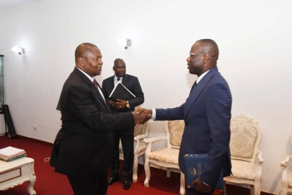 RCA: Faustin A. Touadéra grants an audience to the new governor of the BEAC RCA: Faustin A. Touadéra grants an audience to the new governor of the BEAC
