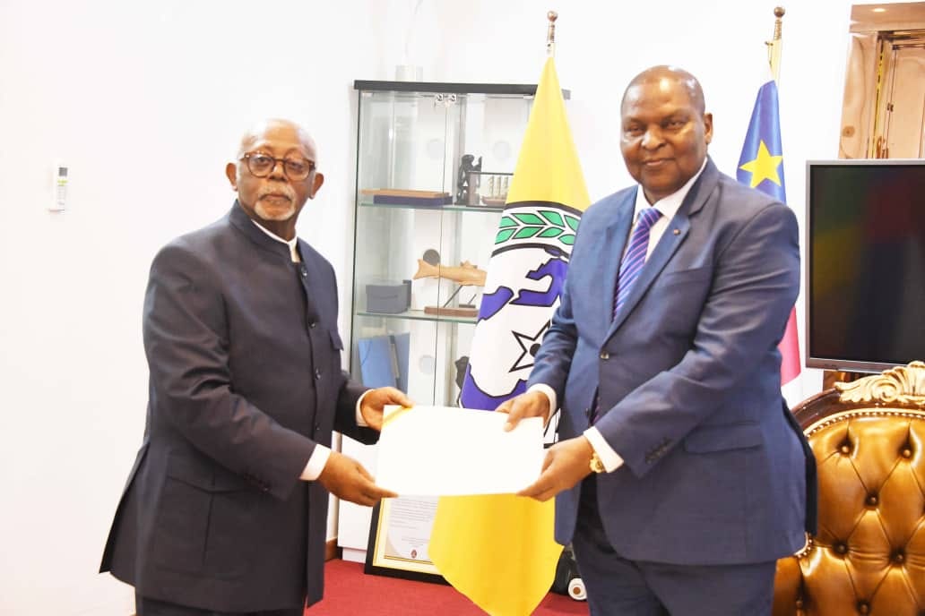 Coopération : Touadéra reçoit un émissaire de Paul Biya