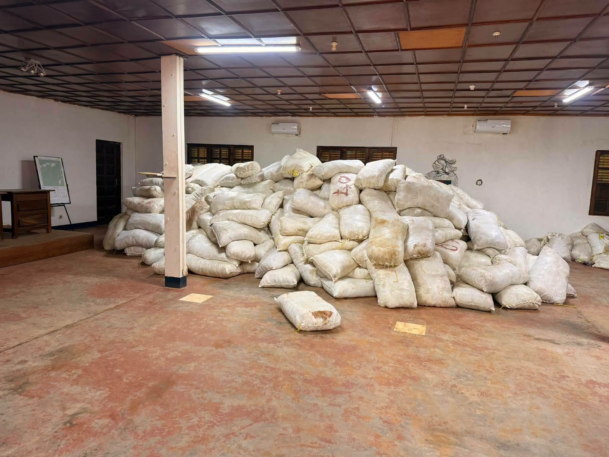 RCA : plus de 600 sacs de boissons alcoolisées en sachets saisis